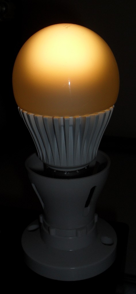 Philips Econic 7W A60 Warm White LED Lamp - Shown while alight, underexposed to better show hotspot detail