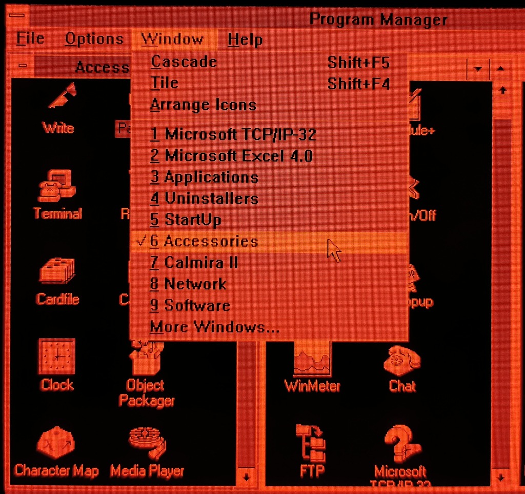 This is what the Windows 3.1/3.11 Plasma Power Saver colour scheme actually looks like on a plasma display, shown here on a Toshiba T5200